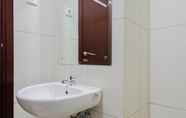 Toilet Kamar 3 Cozy Stay 1BR at Asatti Apartment