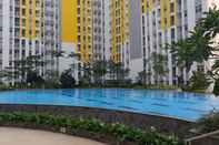 Swimming Pool Homey Studio at The Springlake Summarecon Bekasi