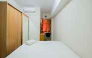 Kamar Tidur 3 Homey and Comfortable 2BR Springlake Summarecon Apartment