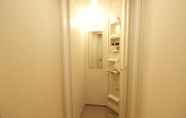 In-room Bathroom 6 bnb+ Namba - Hostel