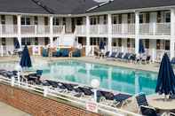 Swimming Pool Saratoga Resort