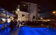 Swimming Pool 7 10 House Mamaia Nord