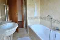 In-room Bathroom Apartment San Luigi