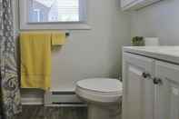 Toilet Kamar 3256 Chautauqua Ave. 2 Bedroom Home by Redawning