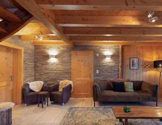 Lobi 2 Chalet Belle Roche Recently Renovated Jacuzzi