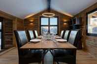 Functional Hall Chalet Lupin