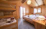 Kamar Tidur 4 Chalet La Caleche