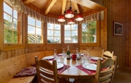 Restaurant 6 Chalet Teremok - Hot Tub & Sauna - Great for Families