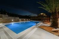 Swimming Pool Villa Quince