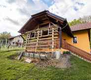 Exterior 5 Holiday Home Blue Sky