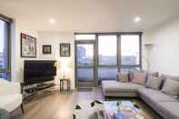 Common Space ALTIDO Trendy Islington Flat for 2 with Patio
