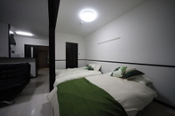 Kamar Tidur T.Trust702