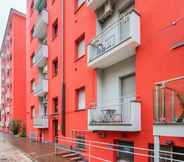 Exterior 7 Gambara Bright Flat