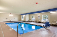 Swimming Pool Cobblestone Hotel & Suites - Newport