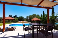 Swimming Pool Sotiris Villas