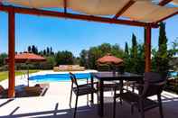 Swimming Pool Sotiris Villas