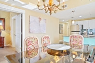 Lobby Grand Panama Beach Resort - PET Friendly by Panhandle Getaways