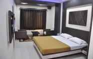 Kamar Tidur 3 The New Holiday Inn