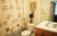 In-room Bathroom 7 Windsor_palms_304n