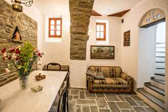 Lobby 4 Cycladic Traditional Villa in Tinos!