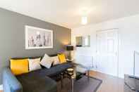 Ruang untuk Umum Velvet 1-bedroom Apartment The Clockhouse, Hoddesdon