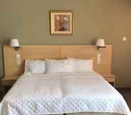 Bedroom 4 Massouri Beach Hotel
