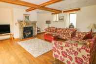 Lobby Rookery Barn an Amazing Country Retreat hot tub