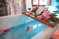 Swimming Pool VILASIRA Rooms & Wines - Adults Only