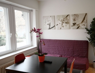 Lobi 2 Hitrental Stauffacher Apartments