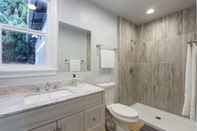In-room Bathroom Marbella Lane Duplex Redwood City
