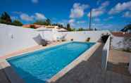 Swimming Pool 2 Villa Mirembe