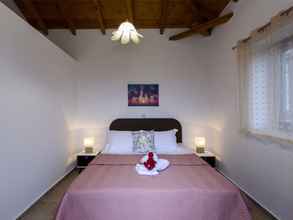 Bedroom 4 Mani Sea View Villa Lida - Luxury near beach