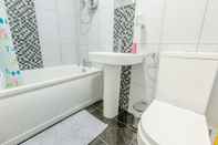 Toilet Kamar Simeon Serviced Apartments