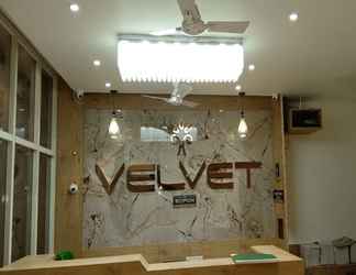 Lobi 2 Hotel Velvet