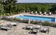 Swimming Pool 5 Slow Village Château des Forges