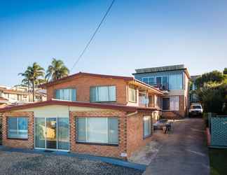 Exterior 2 Beach Shack on Beach St Couples Retreat