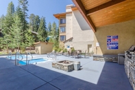 Swimming Pool Silver Bear 22 Pet-friendly, Cozy, Underground Parking, Walk to Canyon Lodge by Redawning