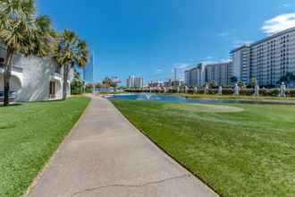 Exterior 4 Edgewater by Book That Condo