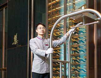 Lobby 2 Crowne Plaza Shanghai Hongqiao, an IHG Hotel