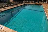Hồ bơi Comfort Suites Gainesville near University