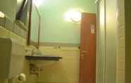 Toilet Kamar 6 Holiday House Events With Private Pool in the Center of Sicily