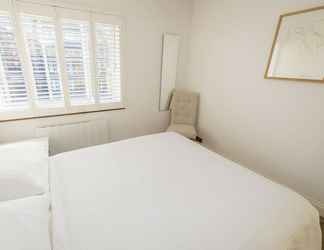 Bedroom 2 ALTIDO Sublime 1 bed flat with Thames view