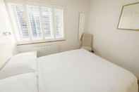 Bedroom ALTIDO Sublime 1 bed flat with Thames view
