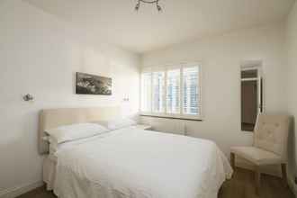 Bedroom 4 ALTIDO Sublime 1 bed flat with Thames view