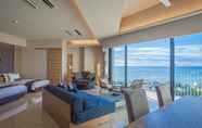 Ruang untuk Umum 7 Onna Oceanview Suites