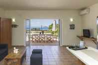 Common Space Porto Aqua Vista - Premium Seaside Villa with Pool