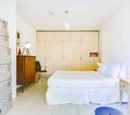 Kamar Tidur 3 Stylish, Bright Apartment w/ Private Garden