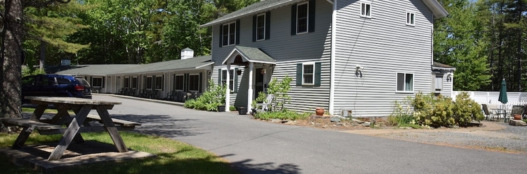 Exterior Acadia Pines Motel