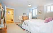 Bedroom 3 Vibrant City Centre 2-bed Apt.