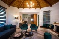 Common Space Heraklion Seaside Gem - Olia Private Retreat